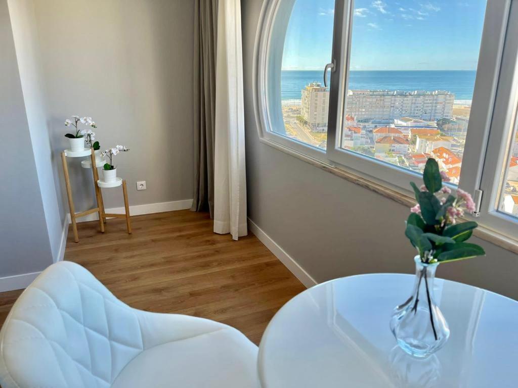 T2 Com Uma Vista Deslumbrante Sobre O Atlantico! Apartment Costa de Caparica Exterior foto